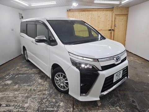 Toyota Voxy MPV hybrid 1.8l 7 seater