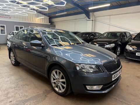 Skoda Octavia Hatchback 2.0 TDI Elegance Euro 5 (s/s) 5dr
