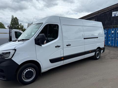 Renault Master Panel Van 2.3 dCi 35 Business FWD LWB Medium Roof Euro 6 4dr