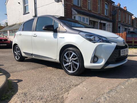 Toyota Yaris Hatchback 1.5 VVT-h Y20 Bi-tone E-CVT Euro 6 (s/s) 5dr