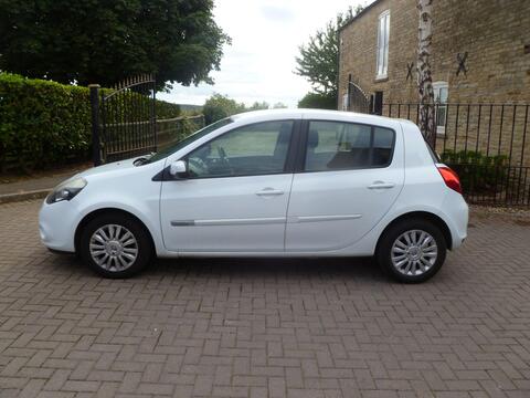 Renault Clio Hatchback 1.2 Expression + Euro 5 5dr