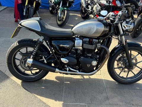 Triumph Street Cup Roadster/Retro 900 ABS