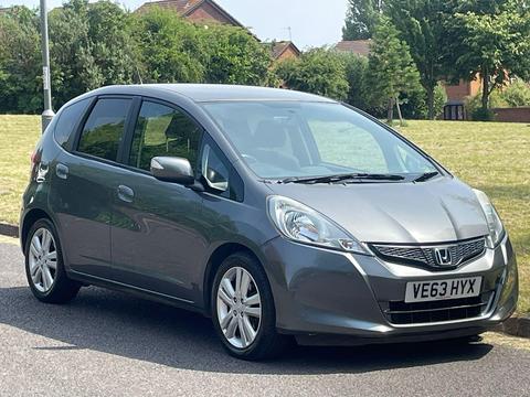 Honda Jazz Hatchback 1.4 i-VTEC ES Plus CVT Euro 5 5dr