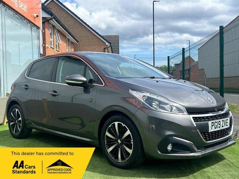 Peugeot 208 Hatchback 1.2 PureTech Tech Edition Euro 6 (s/s) 5dr