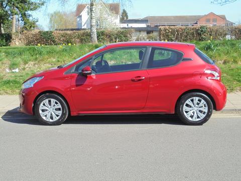Peugeot 208 Hatchback 1.2 VTi Access+ Euro 5 3dr
