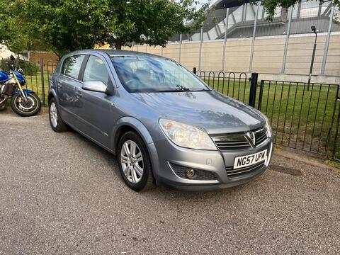 Vauxhall Astra Hatchback 1.8i 16v Design 5dr