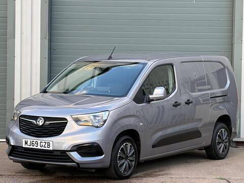 Vauxhall Combo Panel Van 1.5 Turbo D 2300 Sportive L2 H1 Euro 6 (s/s) 4dr