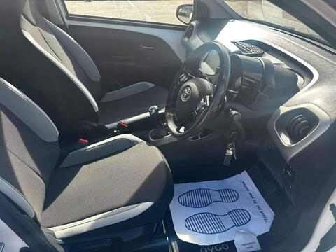 2018 Toyota AYGO, photograph 3