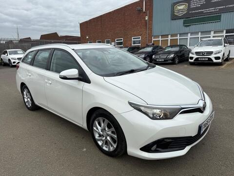 Toyota Auris Estate 1.6 D-4D Business Edition Touring Sports Euro 6 (s/s) 5dr (Safety Sense)