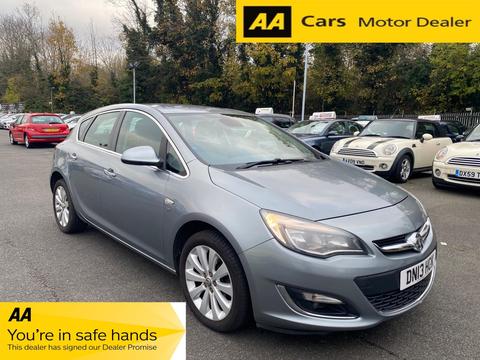 Vauxhall Astra Hatchback 1.6 16v SE Euro 5 5dr