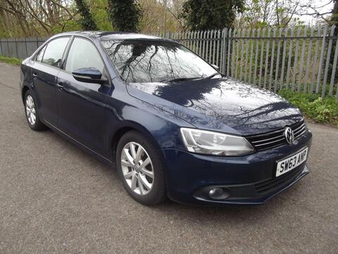 Volkswagen Jetta Saloon 1.6 TDI BlueMotion Tech SE Euro 5 (s/s) 4dr