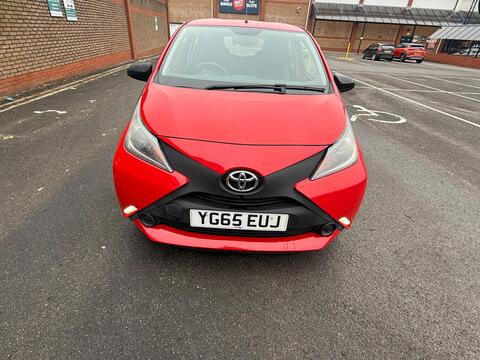 Toyota AYGO Hatchback 1.0 VVT-i x Euro 5 5dr Euro 5