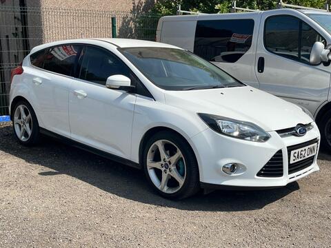 Ford Focus Hatchback 1.0T EcoBoost Titanium Euro 5 (s/s) 5dr
