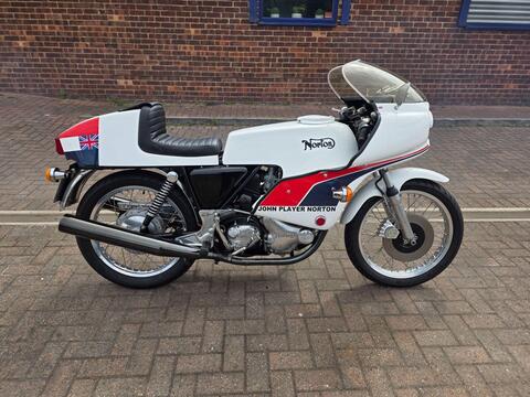 Norton Commando 750 Naked 850
