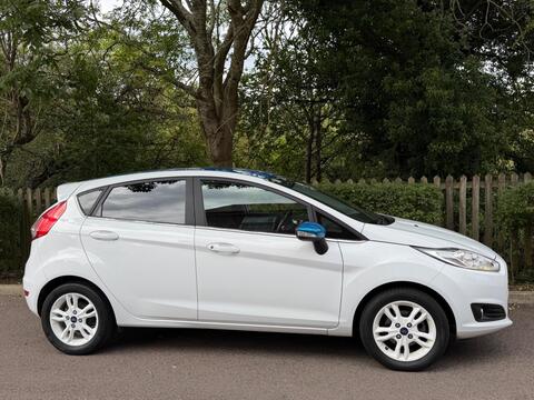 Ford Fiesta Hatchback 1.0T EcoBoost Zetec White Edition Euro 6 (s/s) 5dr