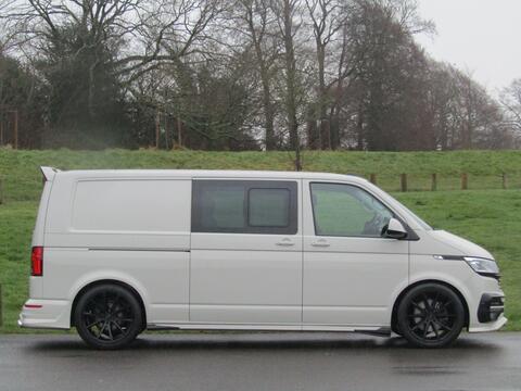 Volkswagen Transporter Combi Van 2.0 TDI T32 Highline Kombi DSG FWD LWB High Roof Euro 6 (s/s) 5dr
