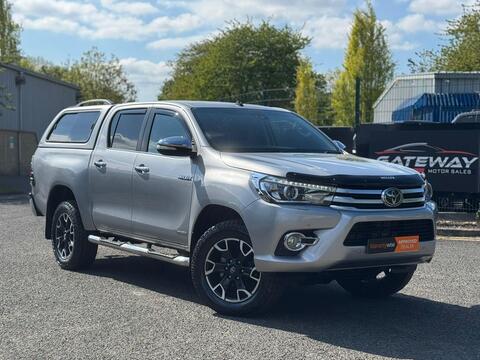 Toyota Hilux Pickup 2.4 D-4D Invincible X Auto 4WD Euro 6 4dr (TSS, 3.5t)
