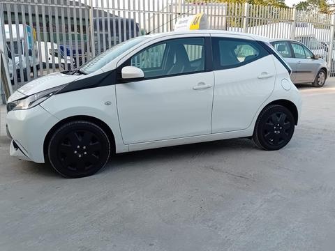Toyota AYGO Hatchback 1.0 VVT-i x-play Euro 5 5dr Euro 5