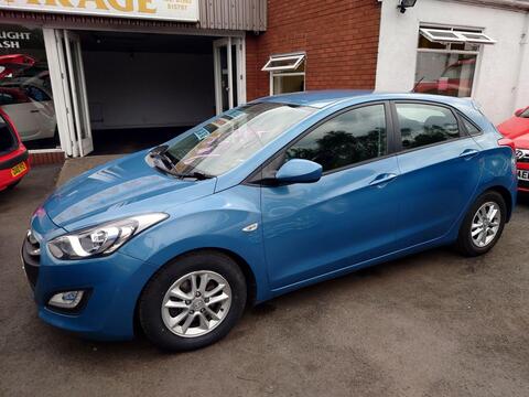 Hyundai i30 Hatchback 1.6 CRDi Blue Drive Active Euro 5 (s/s) 5dr