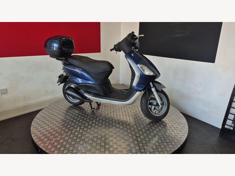 Piaggio Fly 125 Scooter 125 CVT