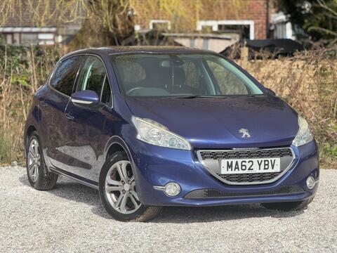 Peugeot 208 Hatchback 1.2 VTi Allure Euro 5 5dr