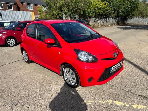 Toyota AYGO Hatchback 1.0 VVT-i Move Euro 5 5dr
