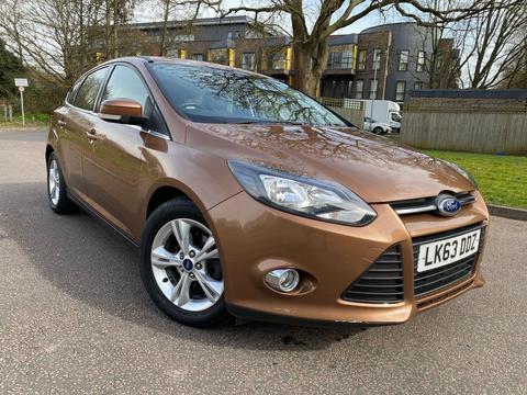 Ford Focus Hatchback 1.6 Zetec Powershift Euro 5 5dr