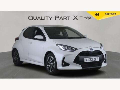 Toyota Yaris Hatchback 1.5 VVT-h Design E-CVT Euro 6 (s/s) 5dr