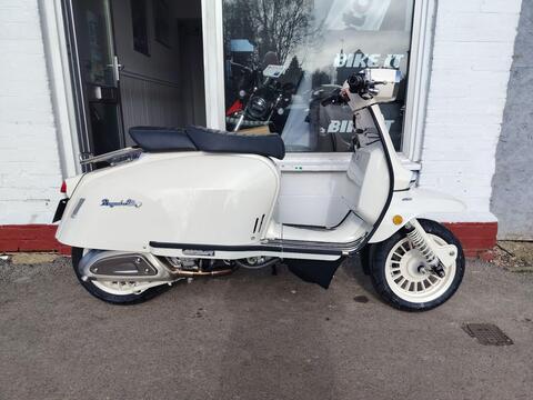 Royal Alloy GP 125 Unlisted 2025 GP 125 LC MT