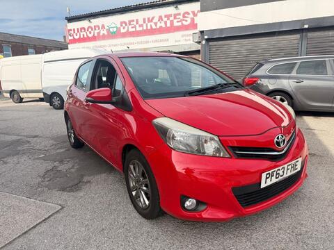 Toyota Yaris Hatchback 1.33 Dual VVT-i Icon Plus Euro 5 5dr
