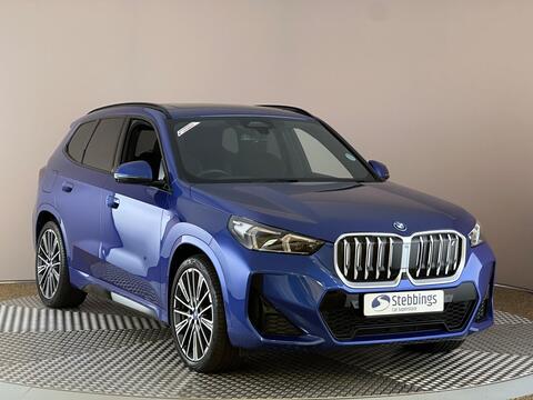 BMWiX1