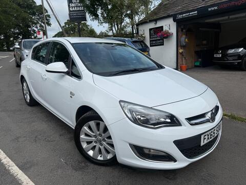 Vauxhall Astra Hatchback 2.0 CDTi ecoFLEX Elite Euro 5 (s/s) 5dr