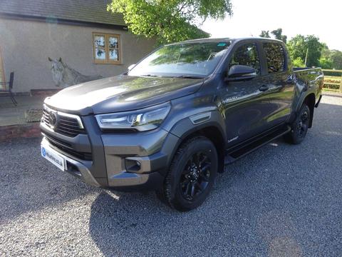Toyota Hilux Pickup 2.8 D-4D Invincible X Auto 4WD Euro 6 (s/s) 4dr