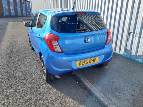 2015 Vauxhall Viva, photograph 3