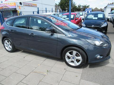 Ford Focus Hatchback 1.6 Zetec Navigator Powershift Euro 5 5dr