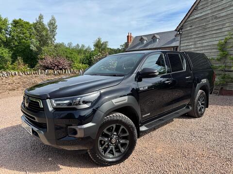 Toyota Hilux Pickup 2.8 D-4D Invincible X Auto 4WD Euro 6 (s/s) 4dr