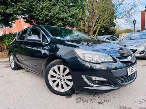 Vauxhall Astra Hatchback 2.0 CDTi Elite Auto Euro 5 5dr