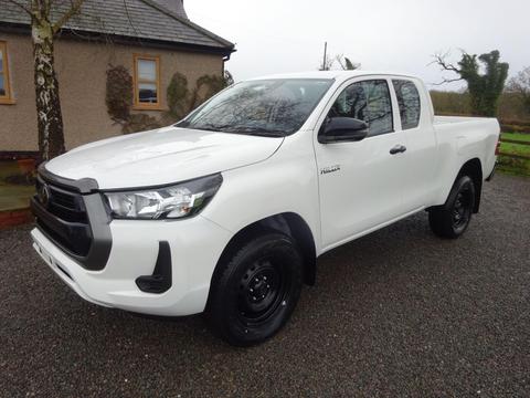 Toyota Hilux Pickup 2.4 D-4D Active Extra Cab Pickup 4WD Euro 6 (s/s) 4dr