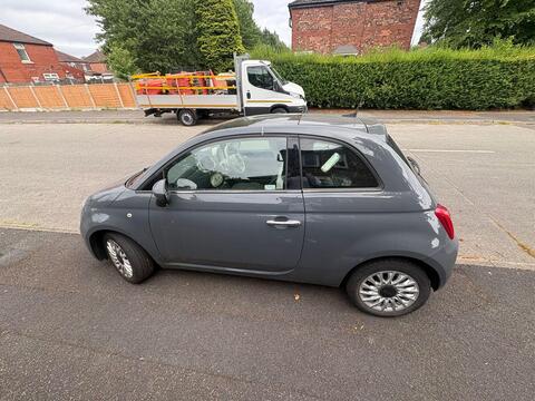 2019 Fiat 500, photograph 2