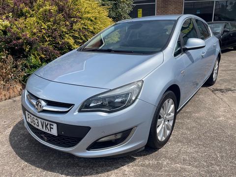 Vauxhall Astra Hatchback 2.0 CDTi ecoFLEX Elite Euro 5 (s/s) 5dr