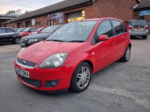 Ford Fiesta Hatchback 1.6 Ghia 5dr
