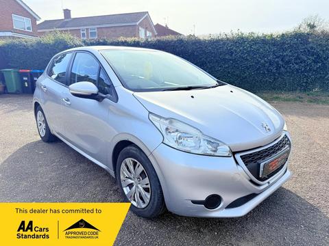 Peugeot 208 Hatchback 1.2 VTi Access+ Euro 5 5dr