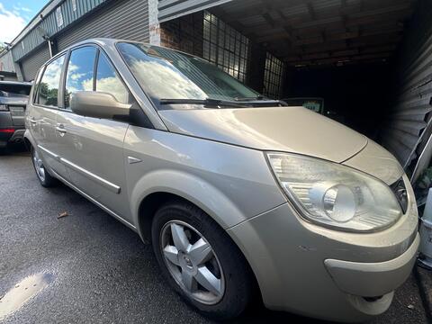 Renault Scenic MPV 1.5 dCi Extreme 5dr
