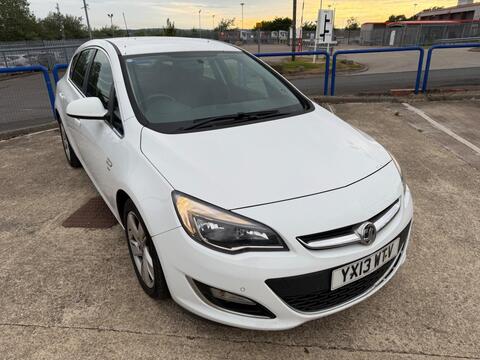 Vauxhall Astra Hatchback 1.6 16v SRi Euro 5 5dr