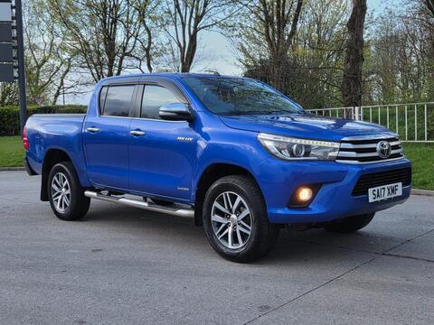 Toyota Hilux Pickup 2.4 D-4D Invincible 4WD Euro 6 4dr (TSS, 3.5t)