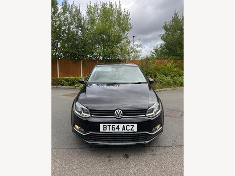 2015 Volkswagen Polo, photograph 2
