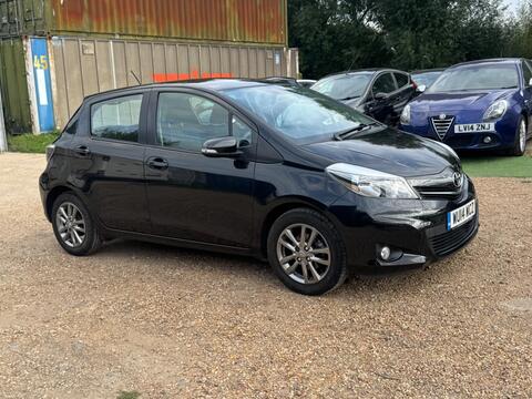 Toyota Yaris Hatchback 1.33 Dual VVT-i Icon Plus Euro 5 5dr