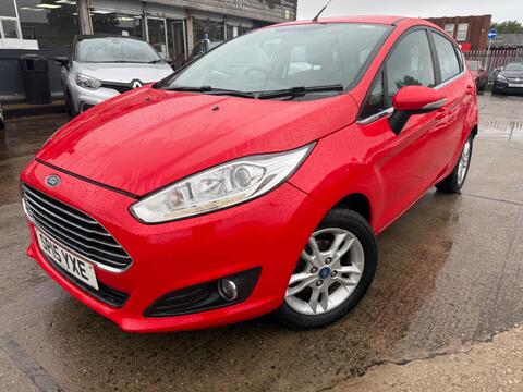 Ford Fiesta Hatchback 1.25 Zetec Euro 6 5dr