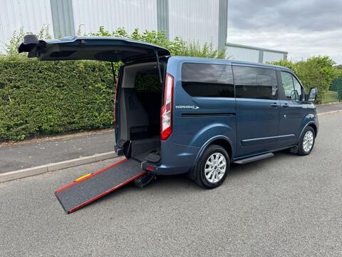 Ford Tourneo Custom Minibus 2.0 320 EcoBlue Titanium Auto L1 Euro 6 (s/s) 5dr