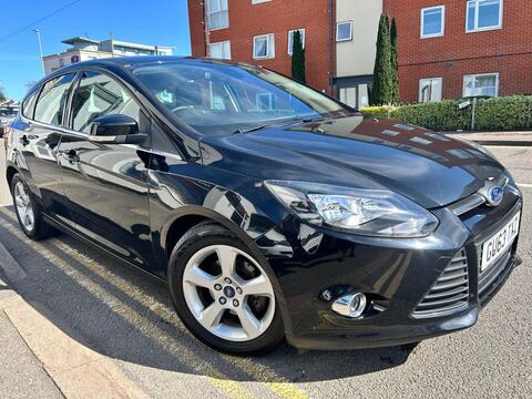 Ford Focus Hatchback 1.6 TDCi Zetec Navigator Euro 5 (s/s) 5dr